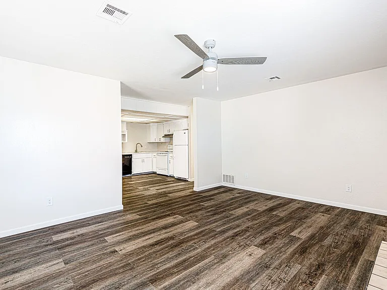 4010 NW Ozmun Ave #B — Photo 4