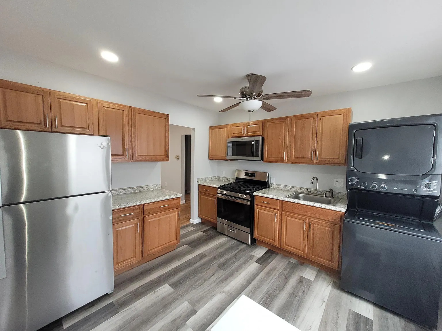 3 bed, $1,600 — Photo 3