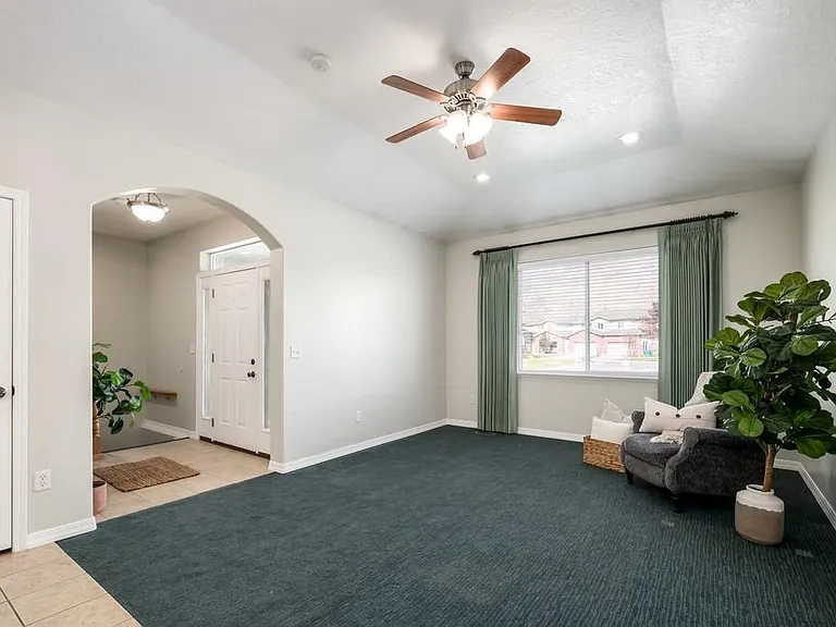 9589 N 4500 W — Photo 2