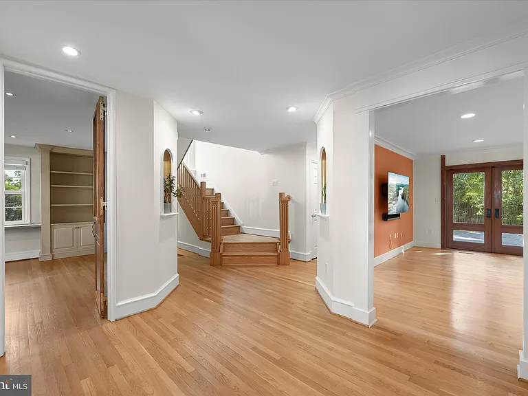 5104 Scarsdale Rd — Photo 4