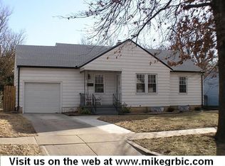 914 N Ridgewood Dr, Wichita, KS 67208