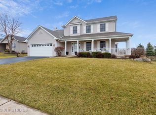 710 Westlake Dr, Elburn, IL 60119