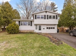 108 Floradale Rd, Liverpool, NY 13088