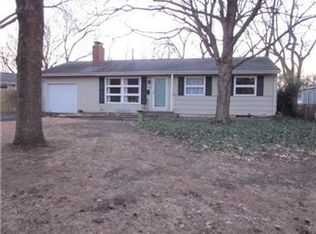 7212 Newton Dr, Overland Park, KS 66204