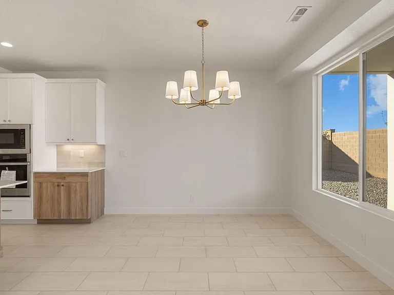 2433 Patricia Dr — Photo 11