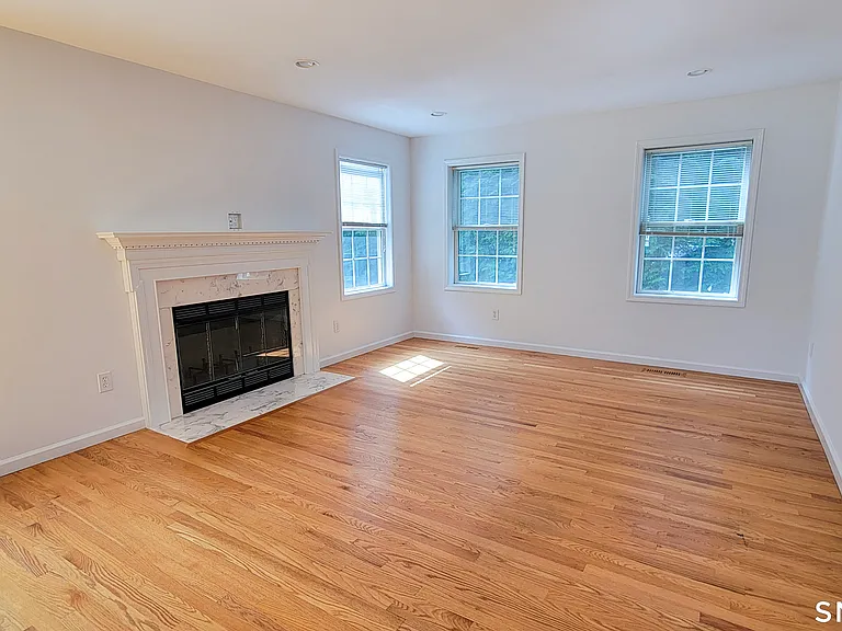 65 East Ave — Photo 9