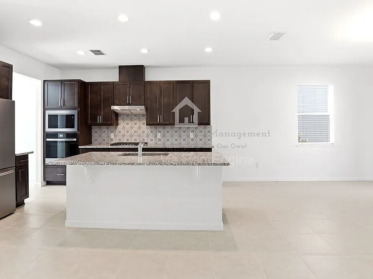 2512 Cedar Rose St — Photo 11