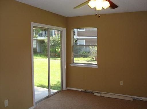 4th image of 2425 Oxford Pl APT 174
