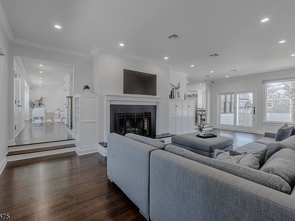 5th image of 18 Woodside Rd