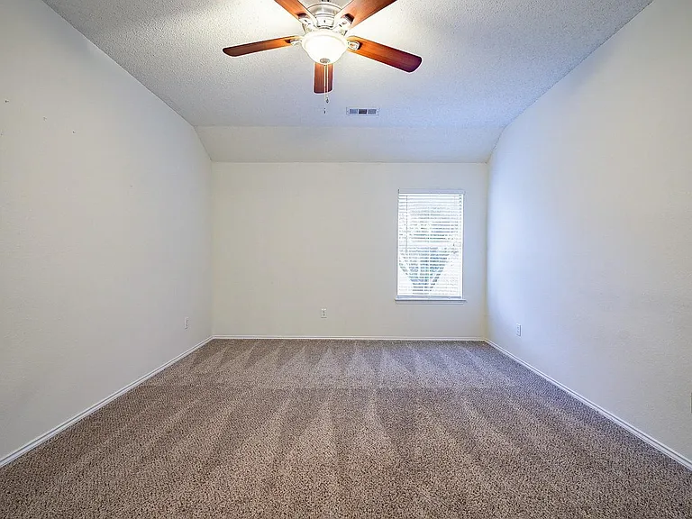 1408 Belaire Dr — Photo 16
