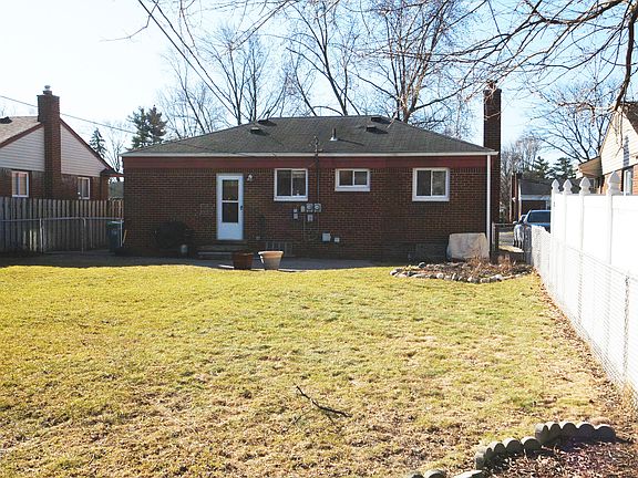 5th image of 33090 Rosslyn Ave
