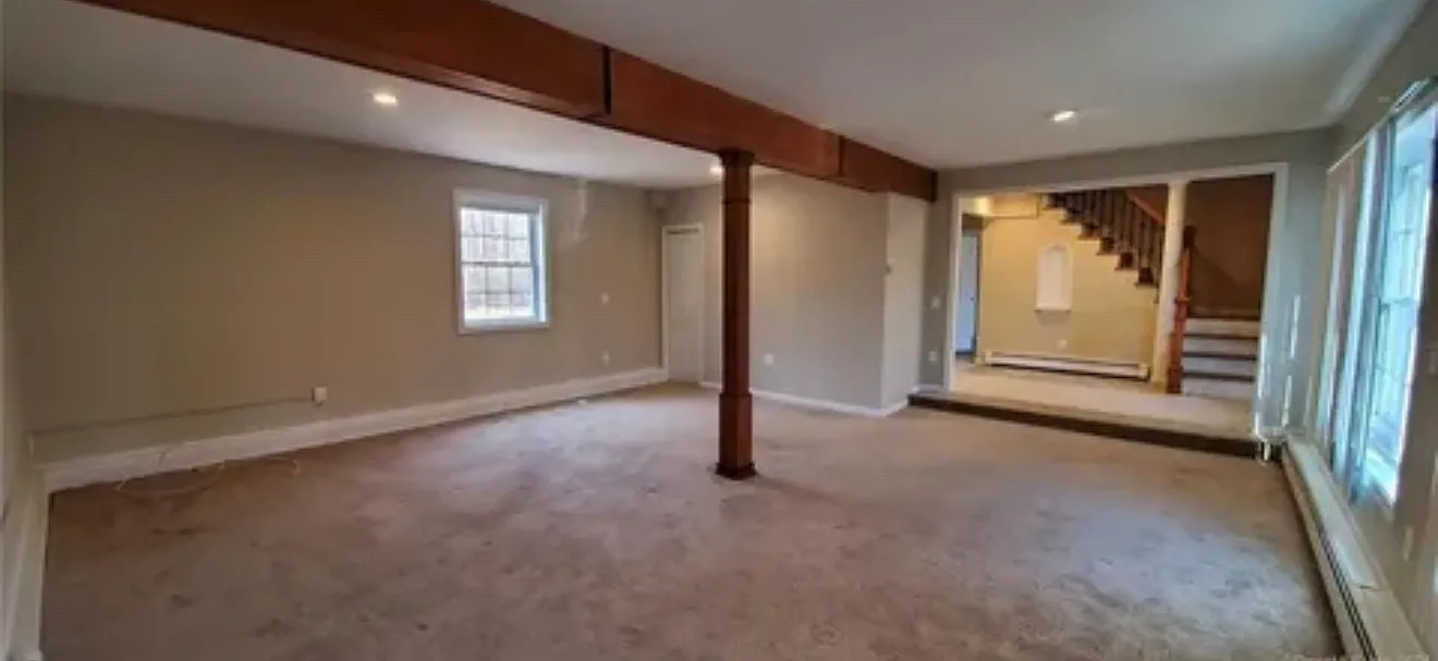 4 bed, 2.5 bath, 2194 sqft, $3,200 — Photo 3
