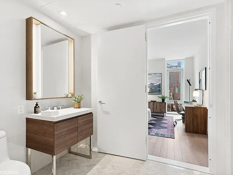 505 W 43rd St #12H — Photo 5
