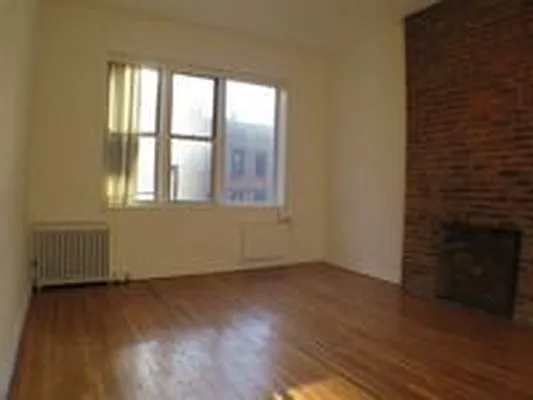 Rented by Glasser Realty LLC | media 6