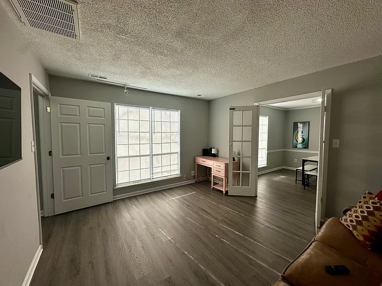 9501 Pondside Ln — Photo 22