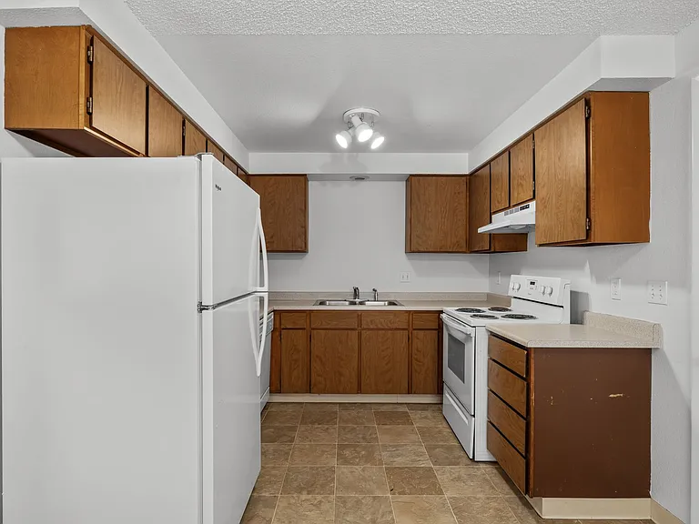 2056 S Division Ave — Photo 19
