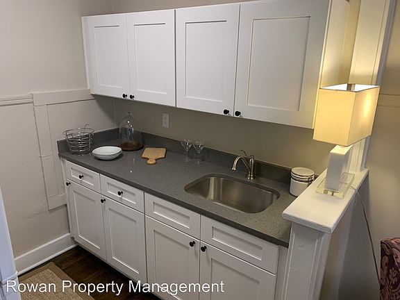 3rd image of 528 Gladstone Blvd APT 4
