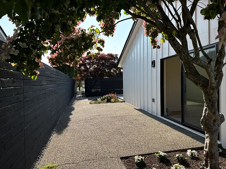 1066 Harding St — Photo 9