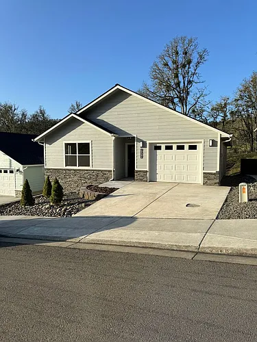1750 NE Alameda Ave Photo 1