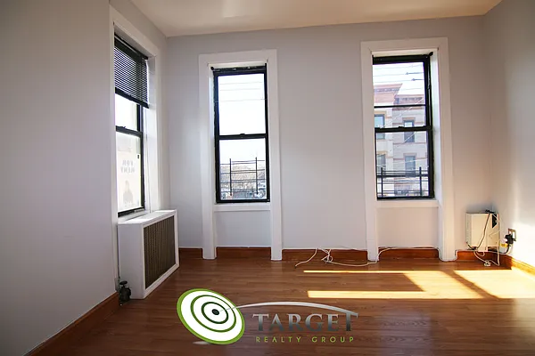 Rented by Target Realty Group | media 15