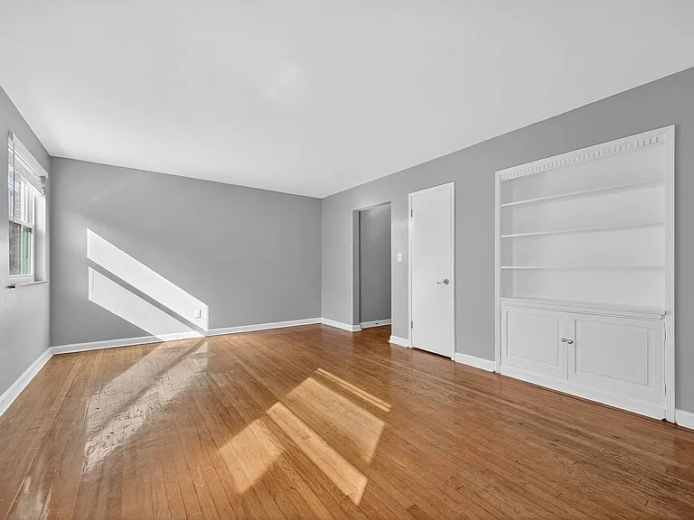 6402 Montgomery Rd #5 — Photo 8