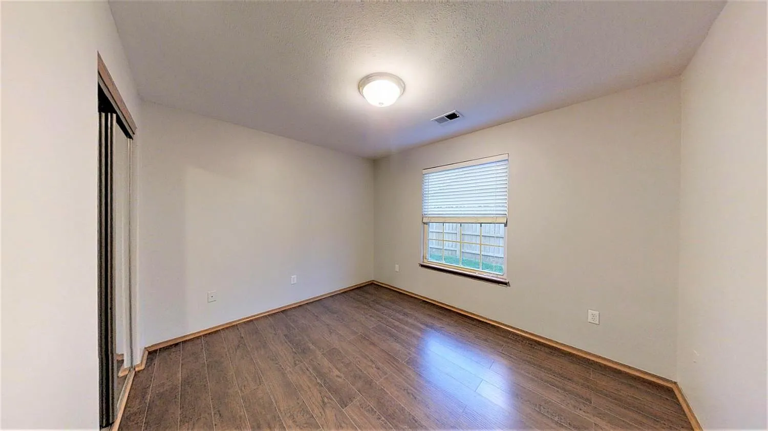 3 bed, 1240 sqft, $2,195 — Photo 2