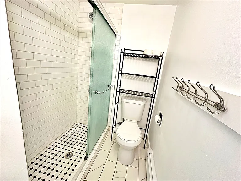 40 Jeffries St #3 — Photo 13
