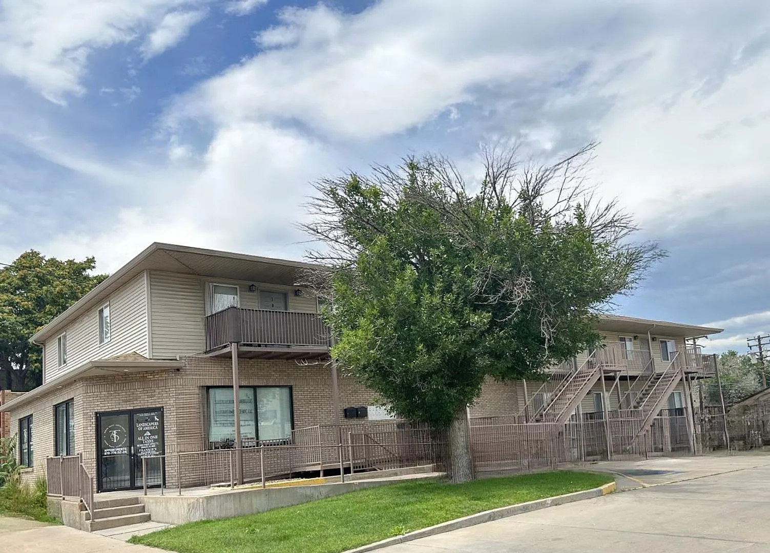 805 16th Street — Photo 3