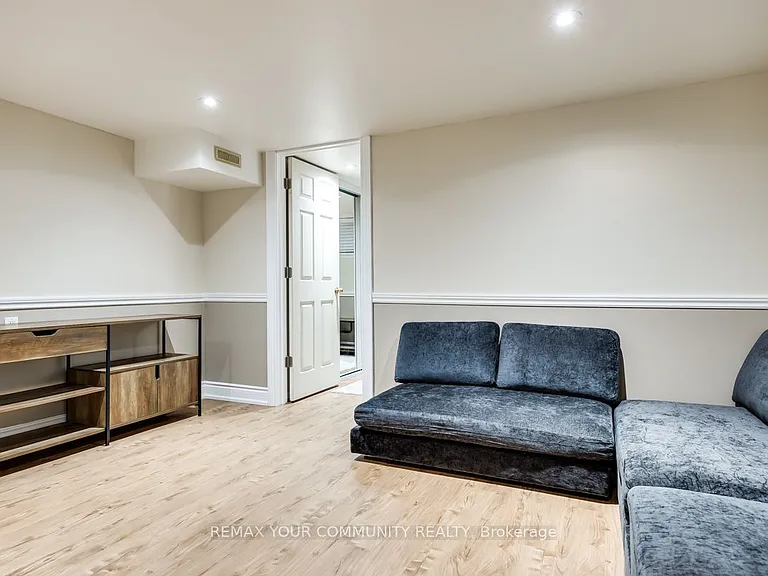71 Hawman Ave — Photo 12