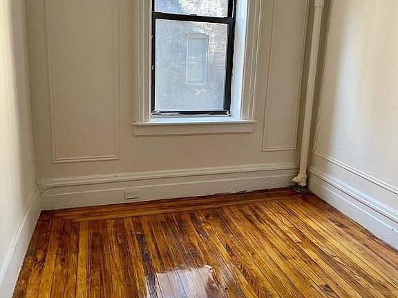 5th image of 204 W 94th St APT 5D