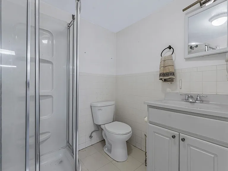 27 Clyde St — Photo 14