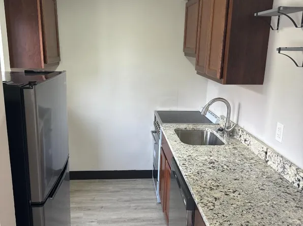 1352 Clarence Ave APT 5, Lakewood, OH 44107
