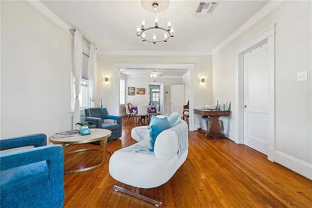 3 bed, 2.5 bath, 2200 sqft, $2,700 — Photo 2