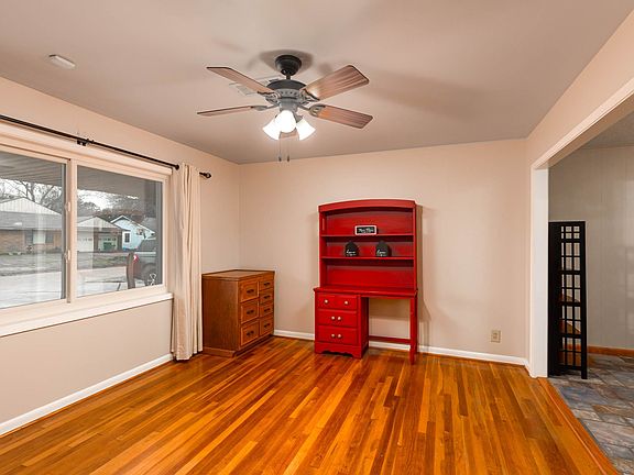 2nd image of 1313 Everglade Dr