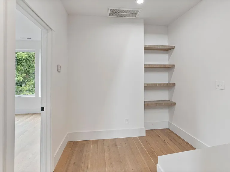 129 French St — Photo 24