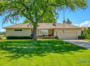 620 Fostoria Rd, Northwood, OH 43619