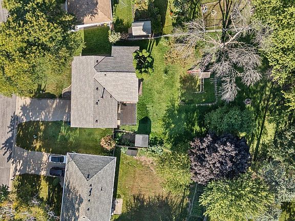 4th image of 1989 N Park Dr