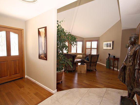 3rd image of 1590 Cerra Vista Dr