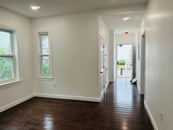 5th image of 189 Arlington St Unit 1
