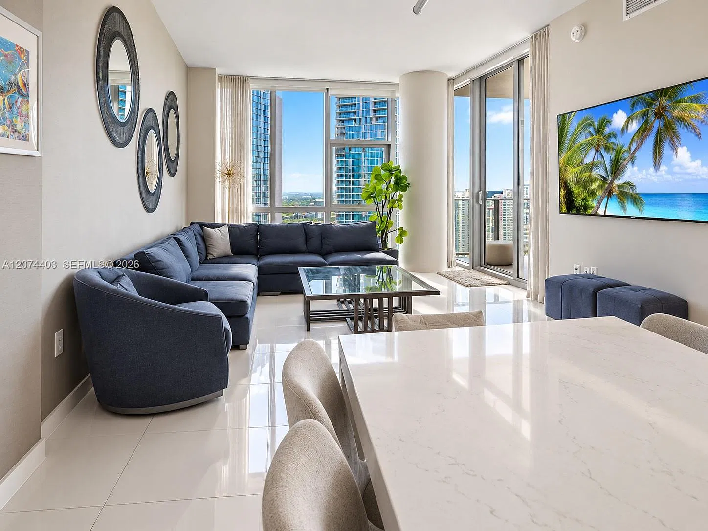 Paramount Miami Worldcent — Photo 1