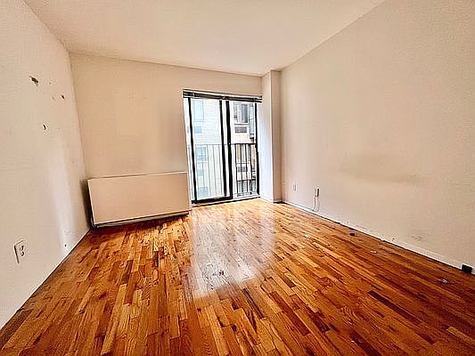 4th image of 325 E 64th St APT 306