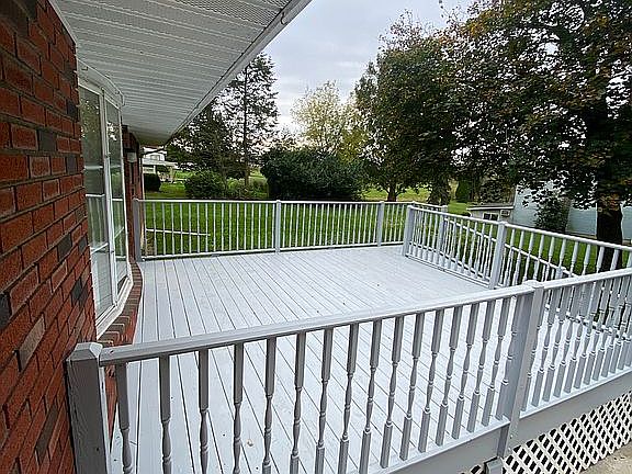 16 x 16 deck with ramp