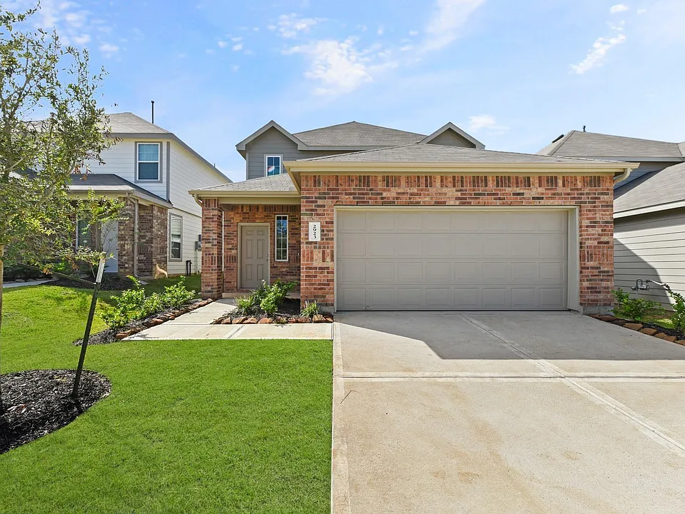 2923 August Mist Ln