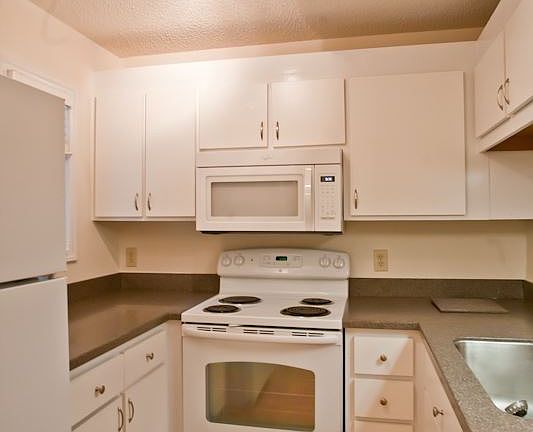 4th image of 714 Martin Luther King Jr Boulevard Mill Crk #B18
