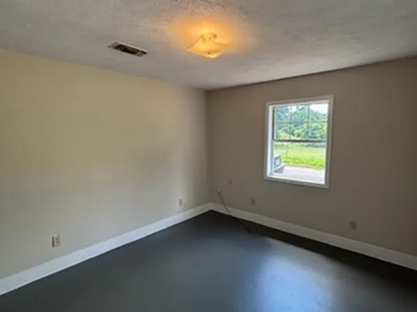 304 16th St N #304, Columbus, MS 39701
