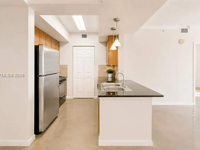 2000 N Bayshore Dr #1509 — Photo 1