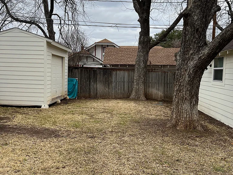2208 Harrison Ave — Photo 16