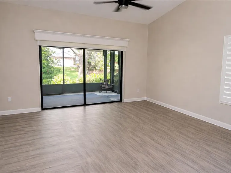 1137 Maple Creek Ct #1137 — Photo 2