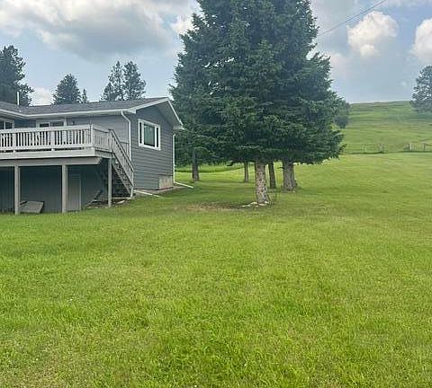 2nd image of 139 Pine Ridge Ln