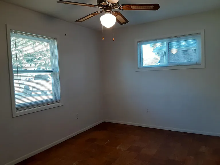222 Moriarty St NW — Photo 10